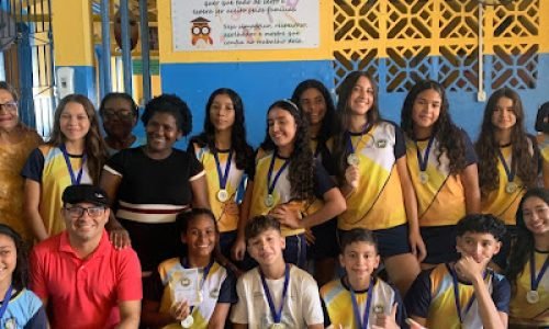 Celebrando Memórias Literárias e Homenagens Inesquecíveis: C.E. Professor Antônio Lopes